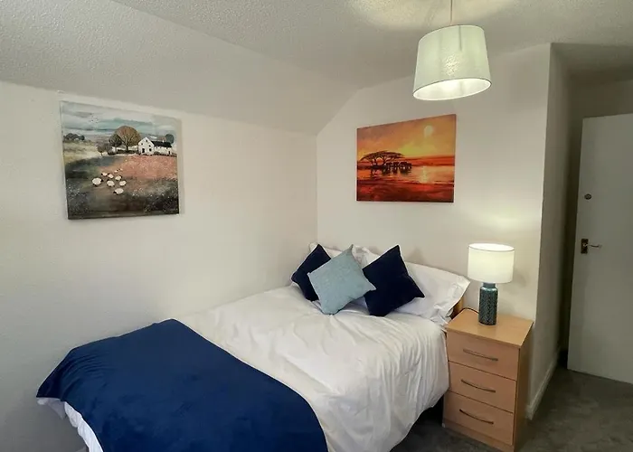 3-Bedroom Home With Free Parking